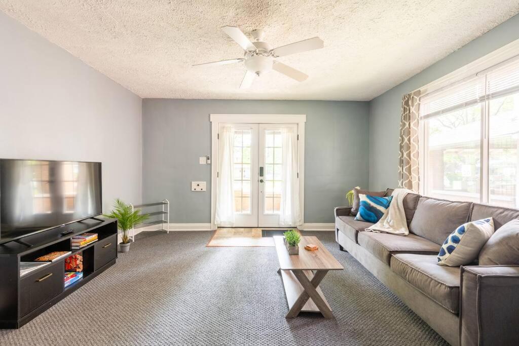 Quiet 1 Bd -10 Min to Downtown Indy & IU Methodist - Housity