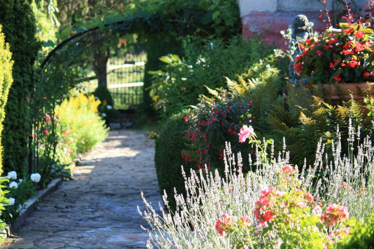 Jardin de l'établissement Hôtel Restaurant Taillard