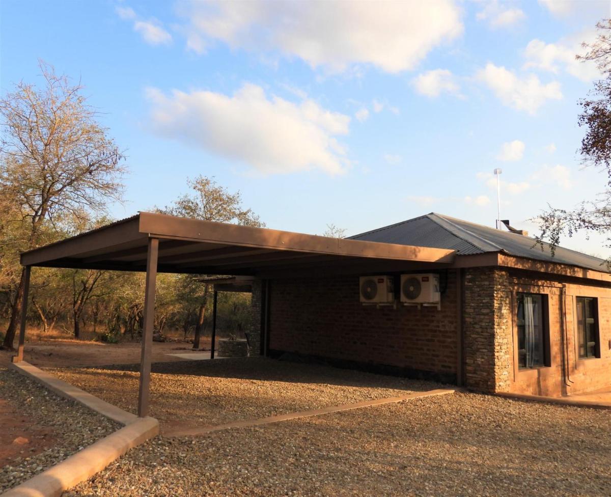 Immaculate 2-Bed Cottage in Marloth Park - Housity