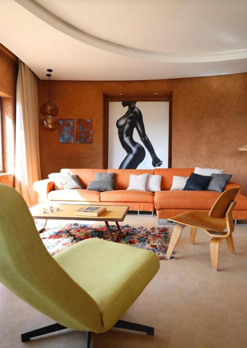 Loop - An hedonist house - Housity