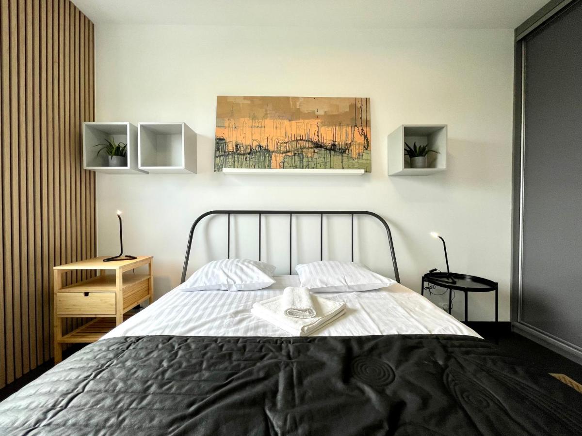 HomeStay Apartment with Parking - Housity