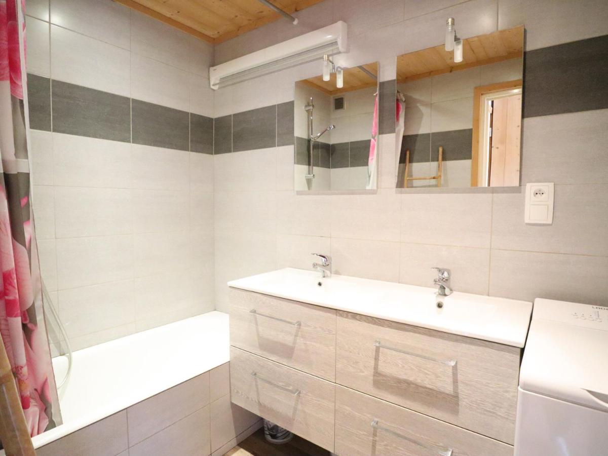 Bel Appartement aux Gets - Proche des Pistes avec Balcon et Parking - FR-1-623-203 - Housity