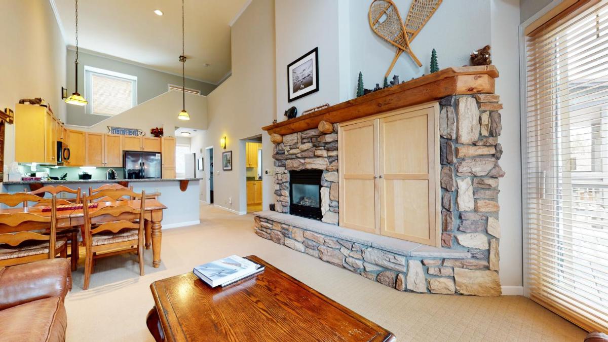 Mammoth Green #205 condo - Housity