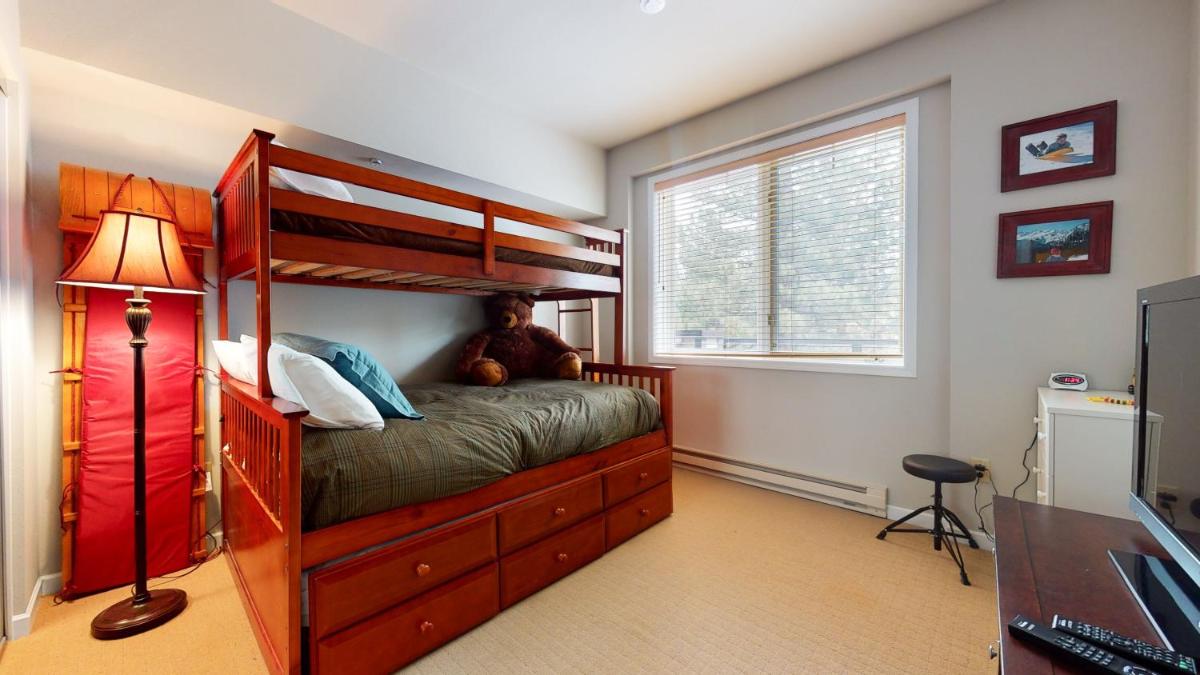 Mammoth Green #205 condo - Housity