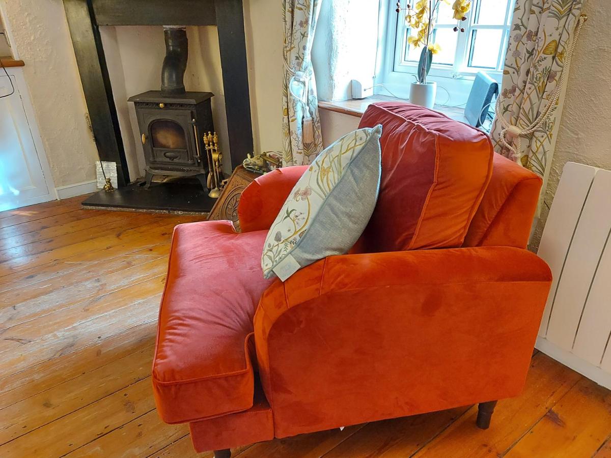 Puzzle Cottage, Quirky Dales Cottage for 2 - Housity