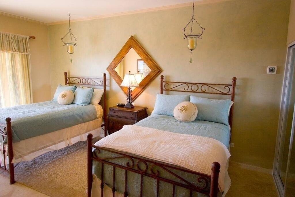 Beachfront! Gorgeous 3 Bedrooms Unit At Las Mananitas! - Housity