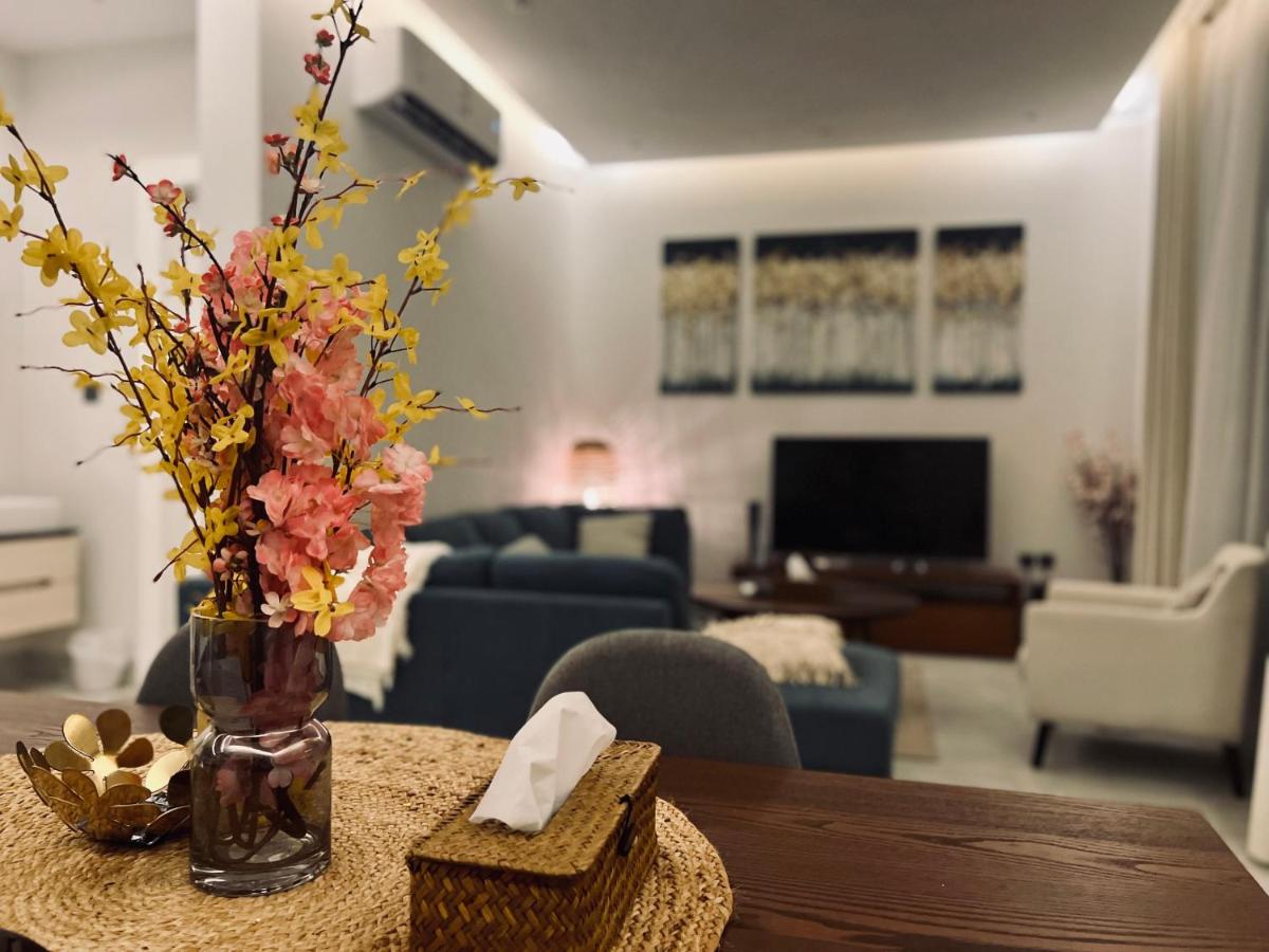 Apartment 102 - Housity