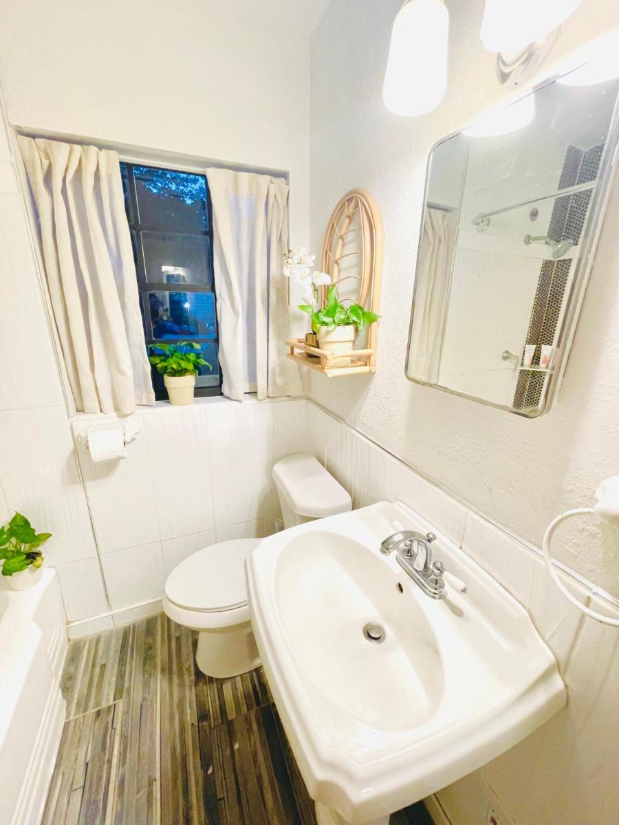 Entire house central located - Housity