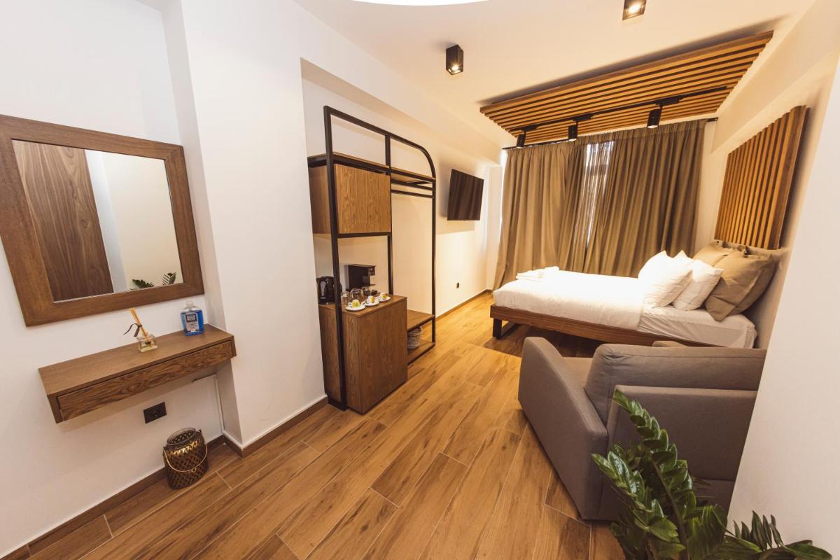 Centrally Elegant Suite by Acropolis - Housity