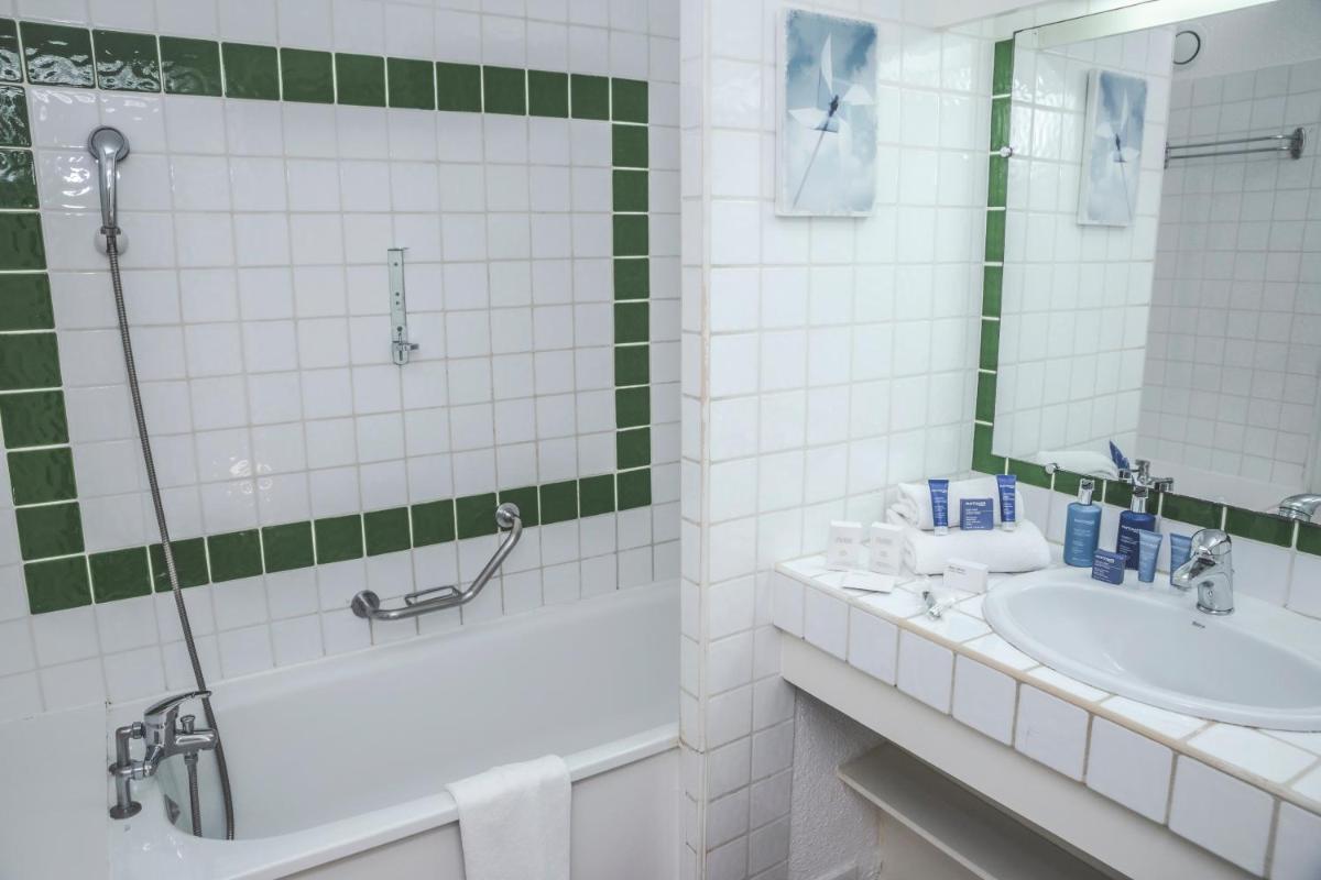 Salle de bains dans l'établissement Thalacap Camargue