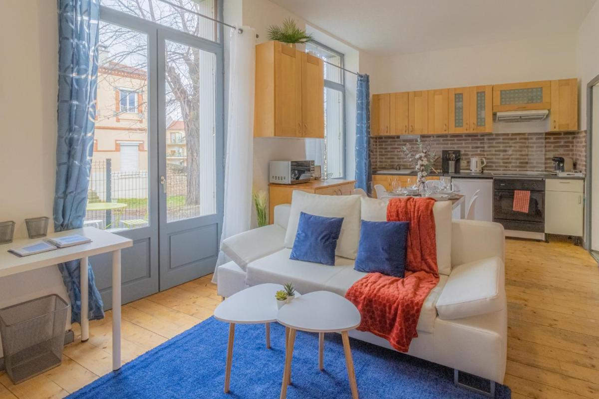 L'EXQUISE ATYPIQUE- Calme -Hauteur du Centre -Cour - Housity