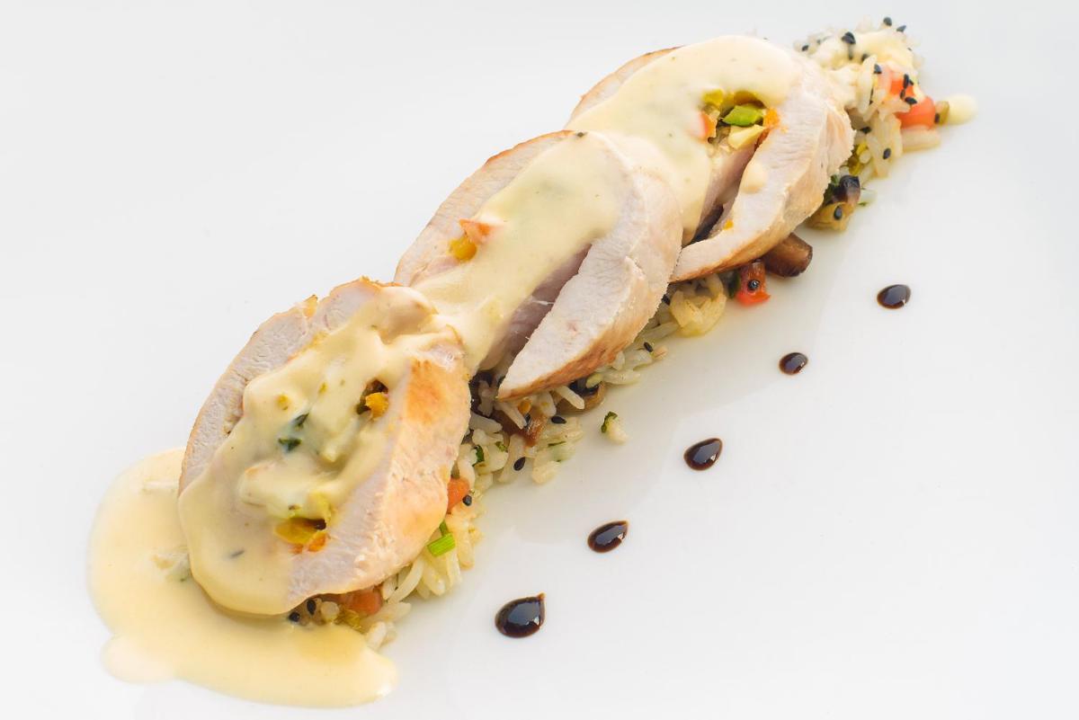 Comida en o cerca de este hotel