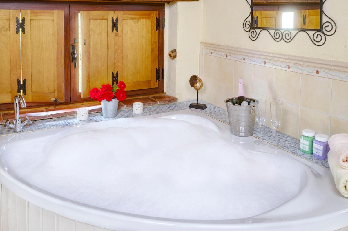 El Colirrojo - Los Sitios de Aravalle - Housity