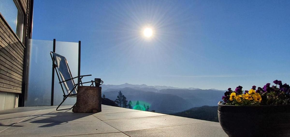 Tiny mountain cabin with a panoramic view - Housity