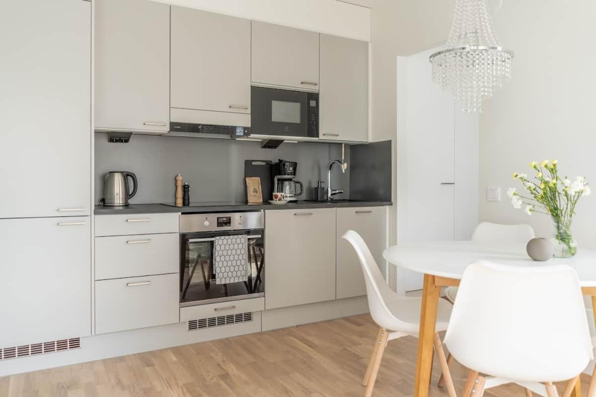 Cozy apartment right next to metro station - Housity