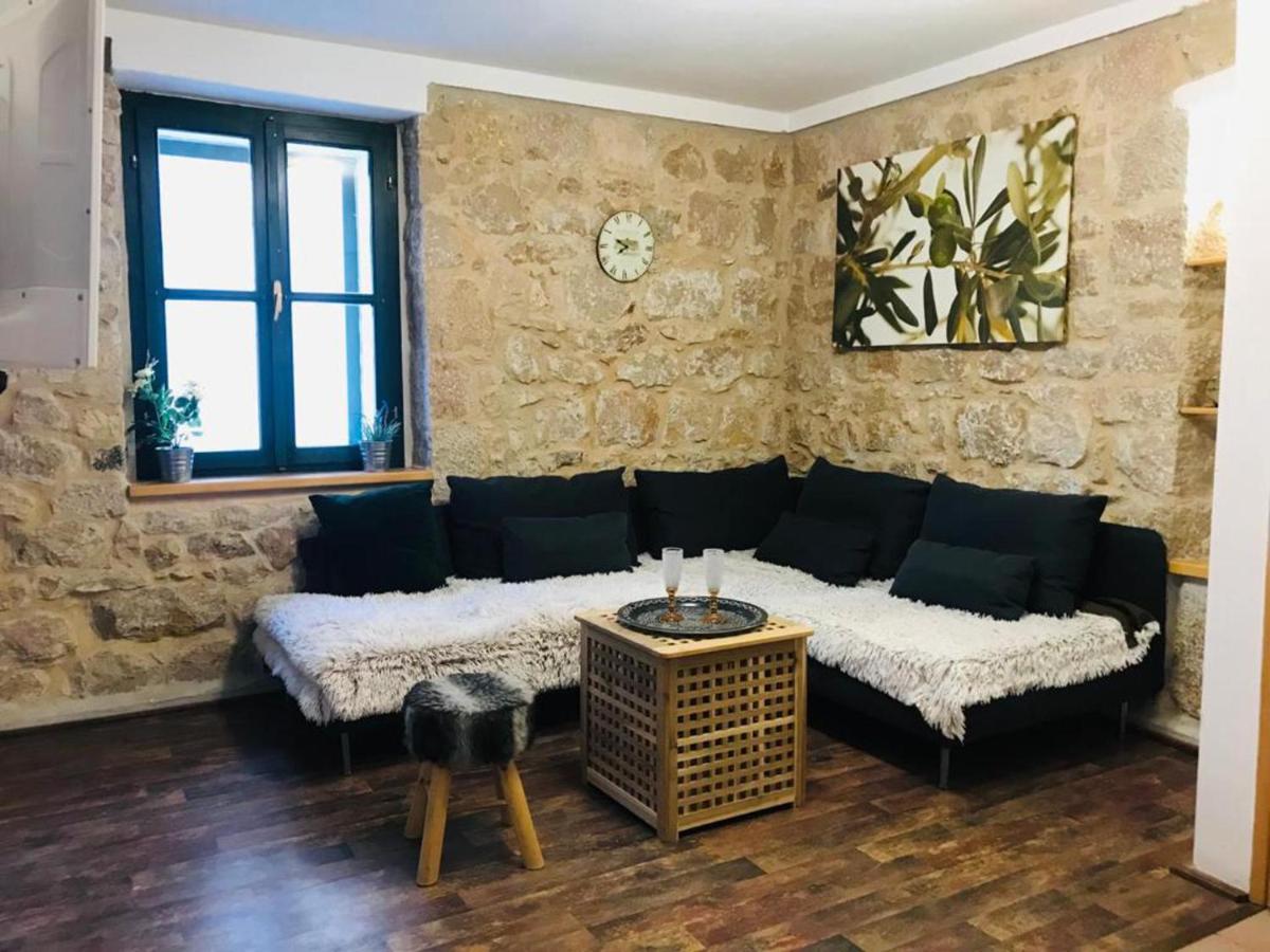 Stone house Saint Michael - Housity