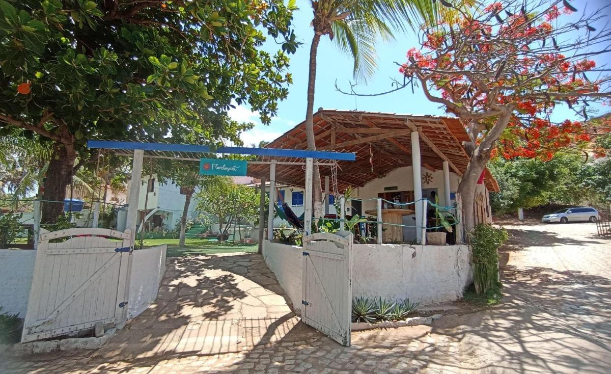 Casa na Praia da Peroba Icapuí CE vista mar, piscina, caiaques, jardim florido e cozinheiro incluso - Housity