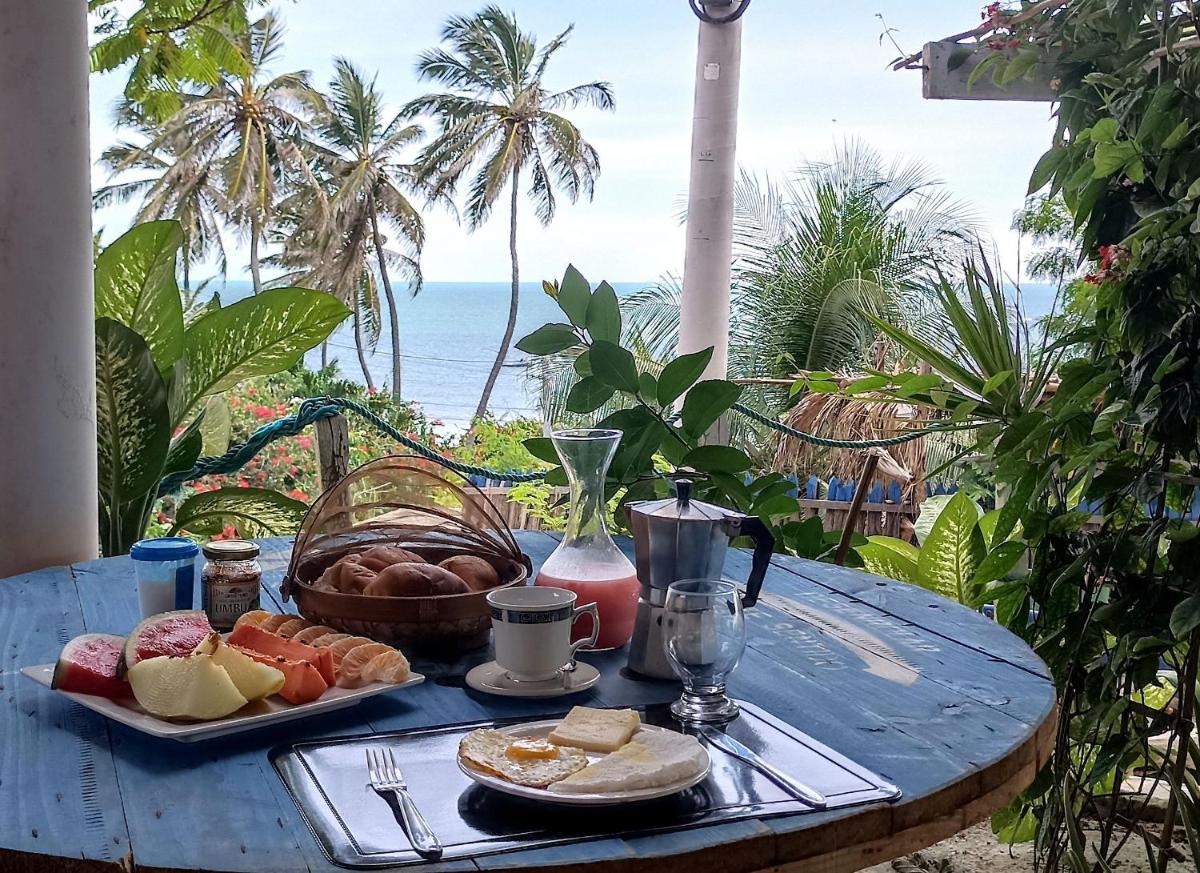 Casa na Praia da Peroba Icapuí CE vista mar, piscina, caiaques, jardim florido e cozinheiro incluso - Housity