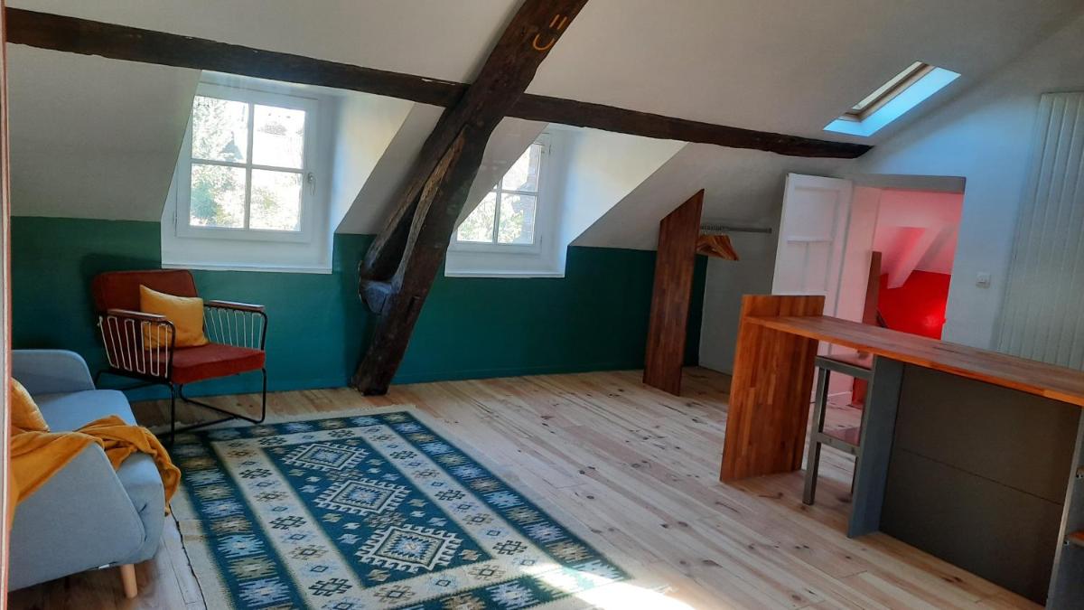 Charming 1-Bed Studio in Saint-Pierre-les-Nemours - Housity