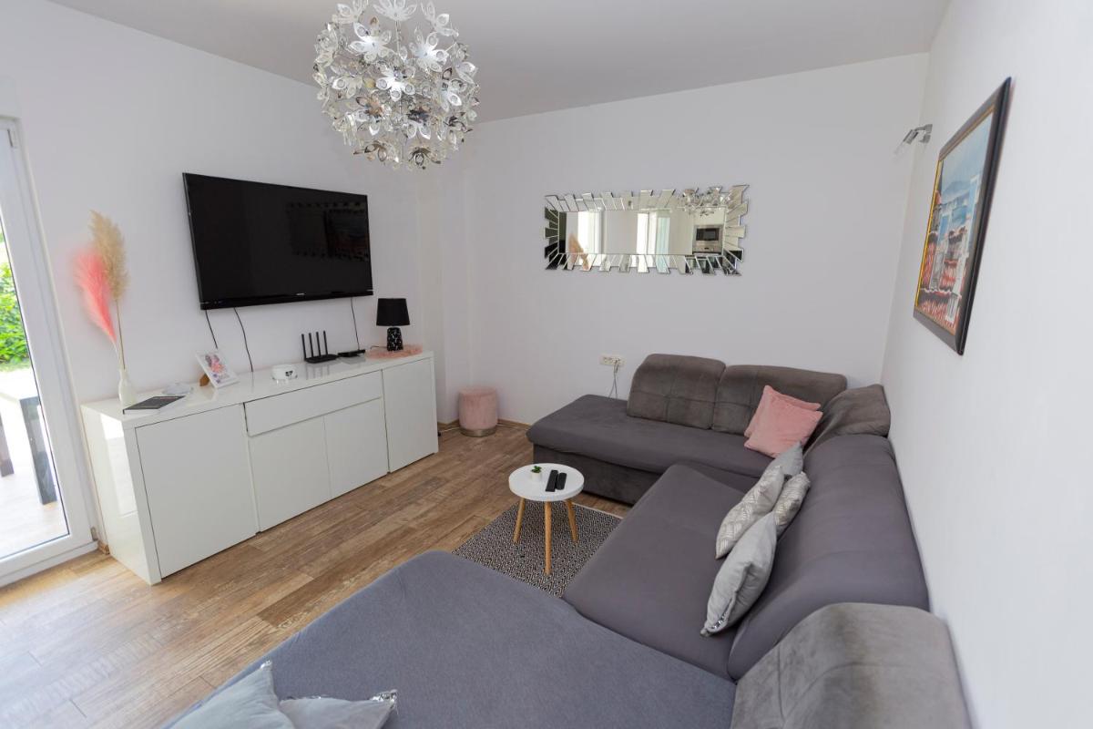 Large luxury beach appartment with hot tube - Housity