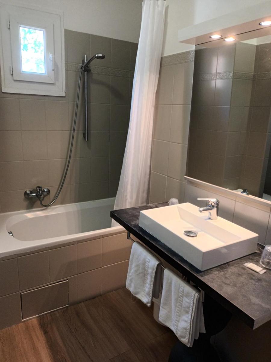 Hotel de La Paix - Housity