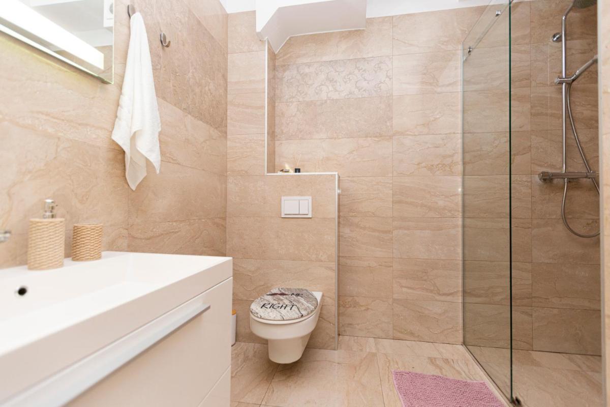 Large luxury beach appartment with hot tube - Housity