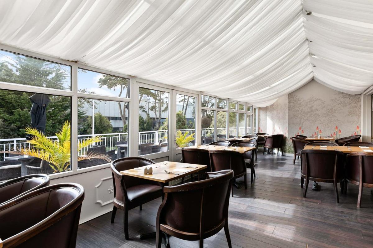 Abbey Sands Hotel - Housity