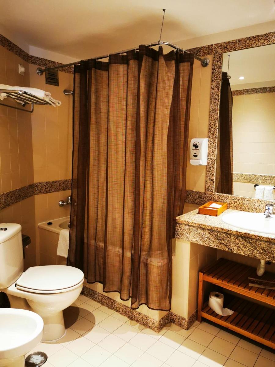 Uma casa de banho em Hotel Da Montanha