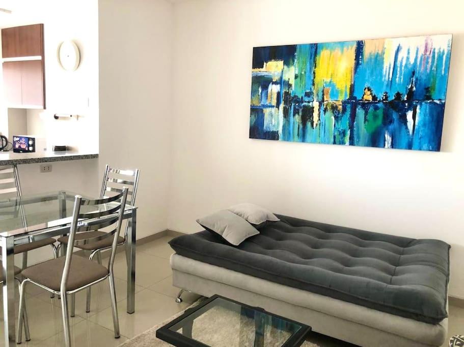 Hermoso Departamento Amoblado Zona Sirari - Housity