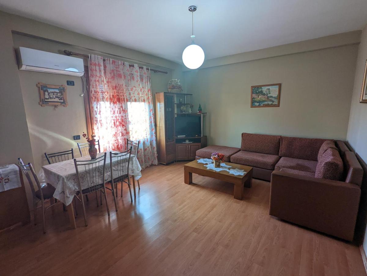 Noel's Home - Housity