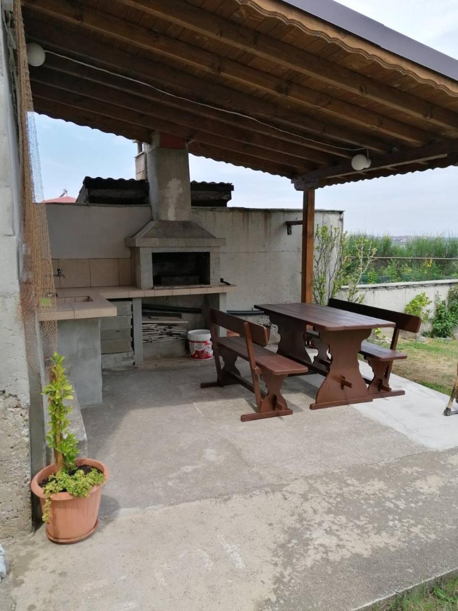 Suitetrails - Villa Krisia Apartments