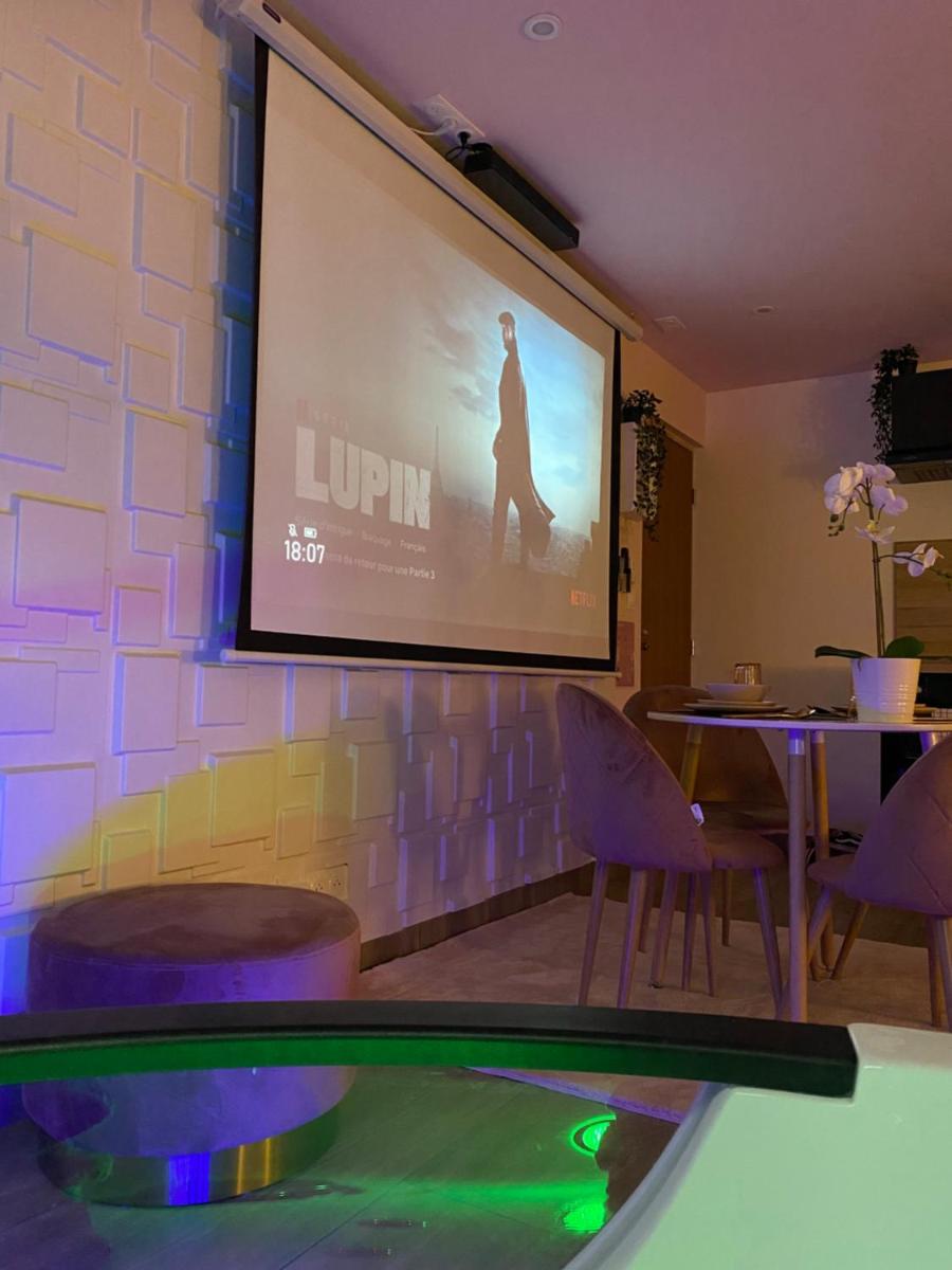 Capsule color deluxe Balnéo I écran home cinéma I console de jeux - Housity