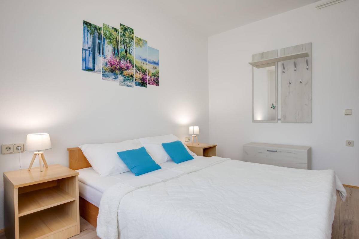 Rooms Marijana Obrovac - Housity