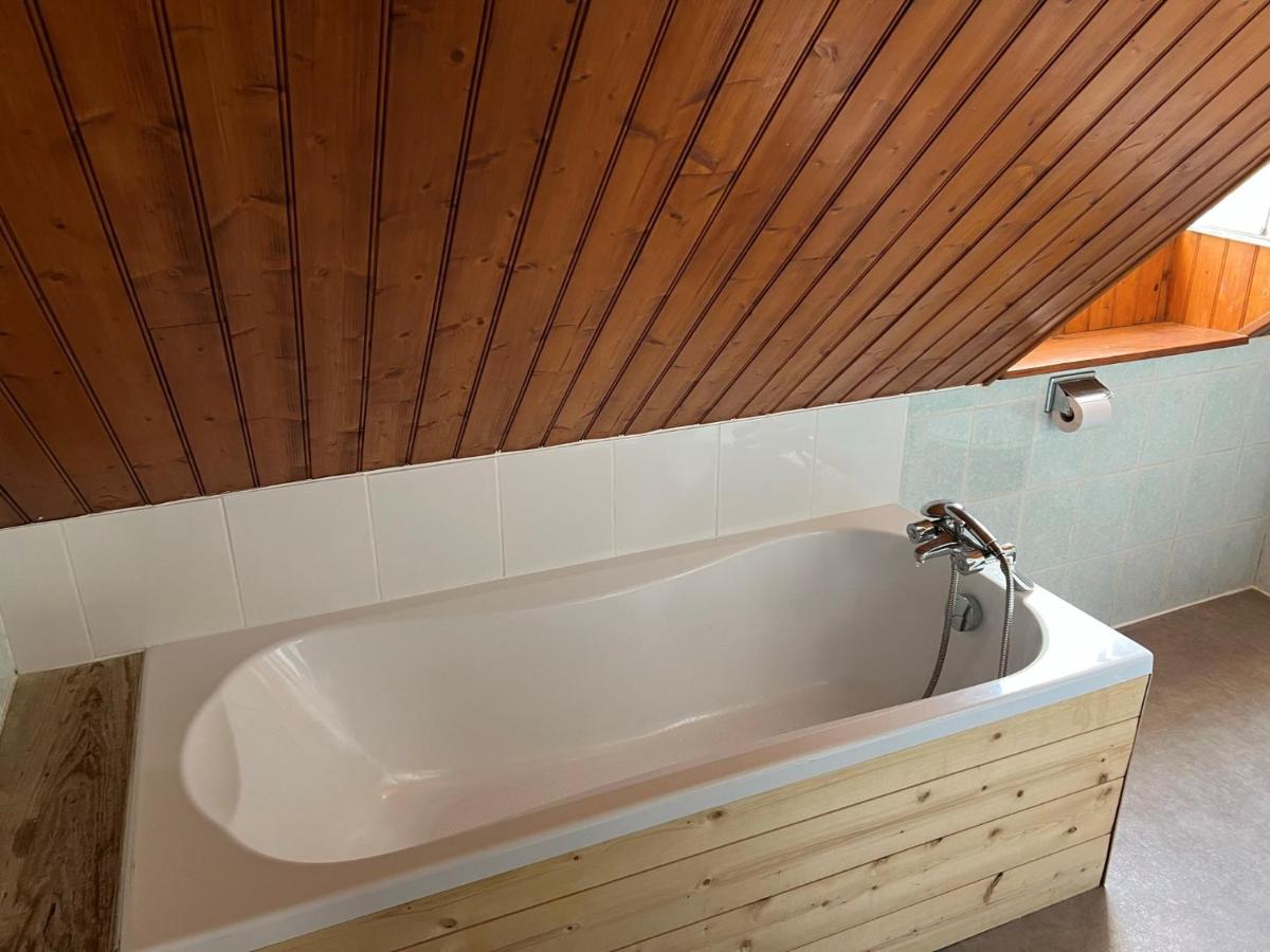 Suitetrails - Top Floor Apartment with Mountain Views in the centre of Argeles Gazost