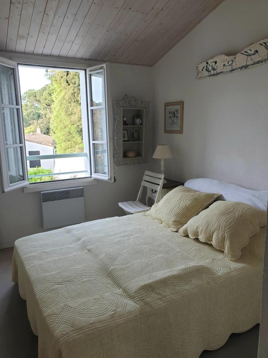 Lovely House With Garden With Pool - Housity