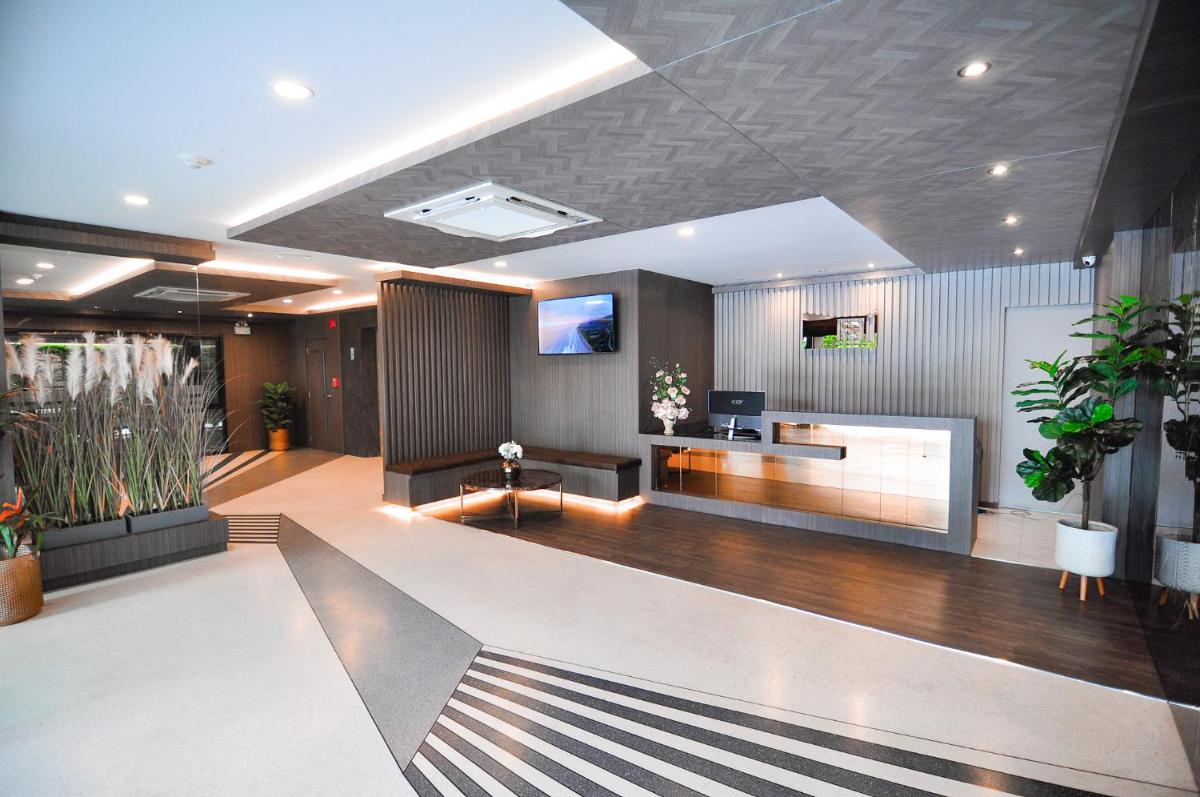 The S Block Condotel - Housity