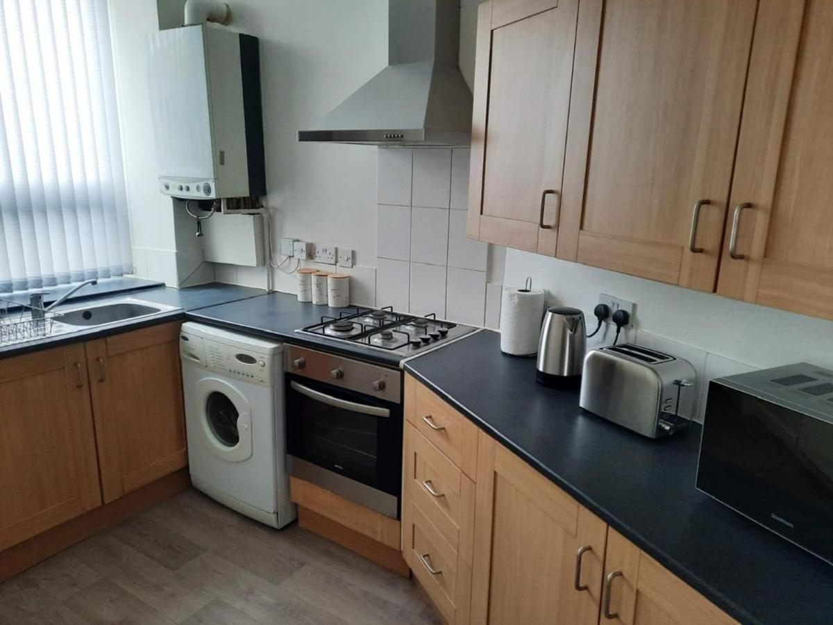 Rest House in Clayton-Le-Moors Accrington free wifi, free Parking - Housity