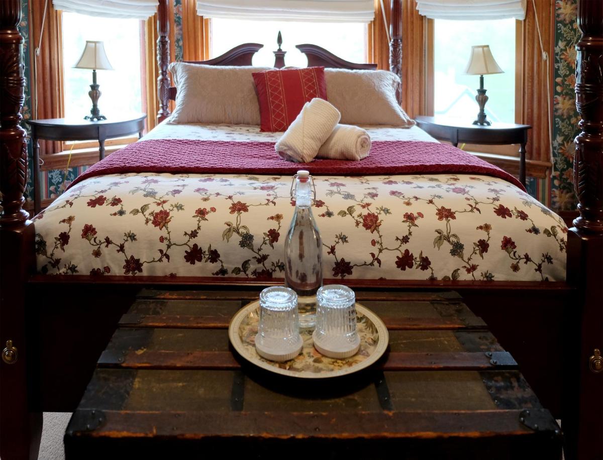 Guilford Bed and Breakfast - Housity