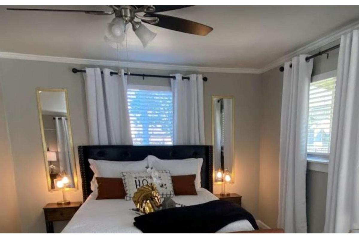 Stunning Cozy Downtown Guesthouse - Housity