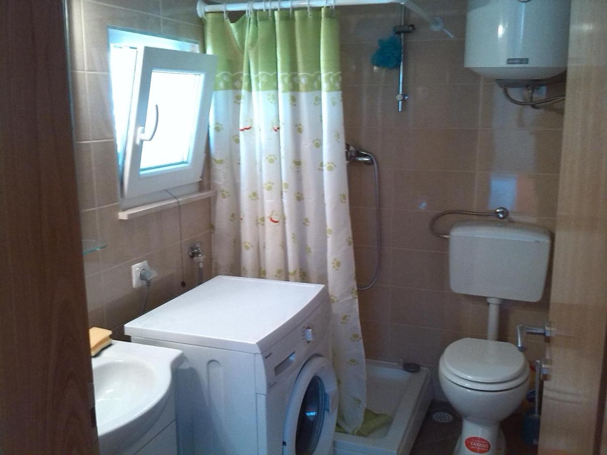 Apartments Batarilo - Housity