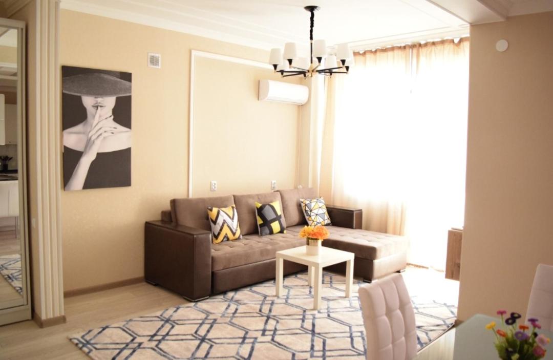 White apartment with panoramic view in the center - Housity