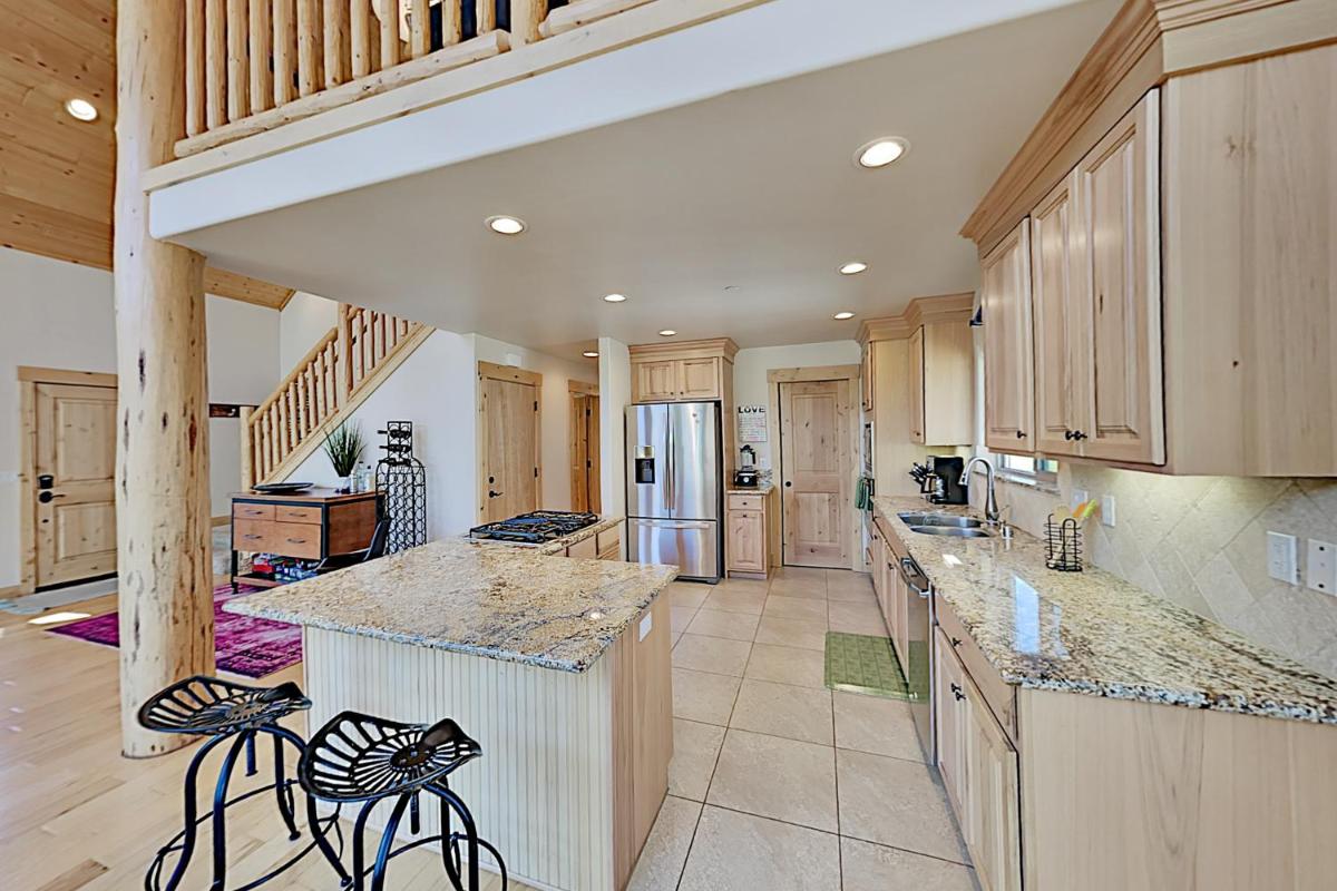 Eagle Escape - Housity