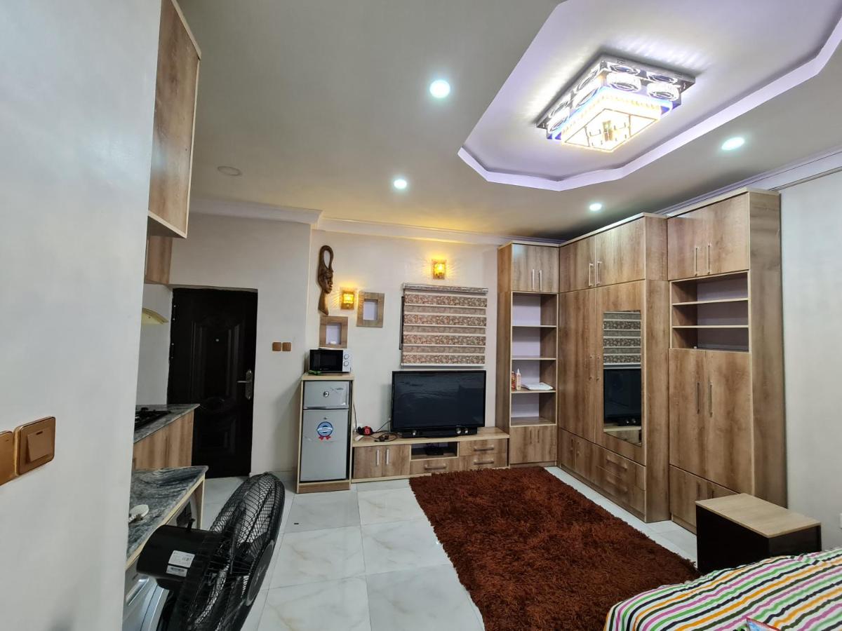 Tastefully Furnished 1 Bedroom Condo with Good Security - Housity