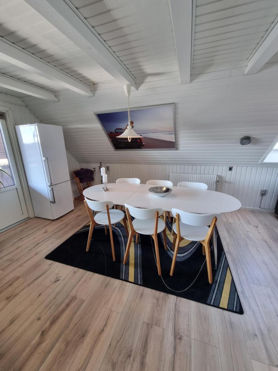 Surfers lounge - Housity