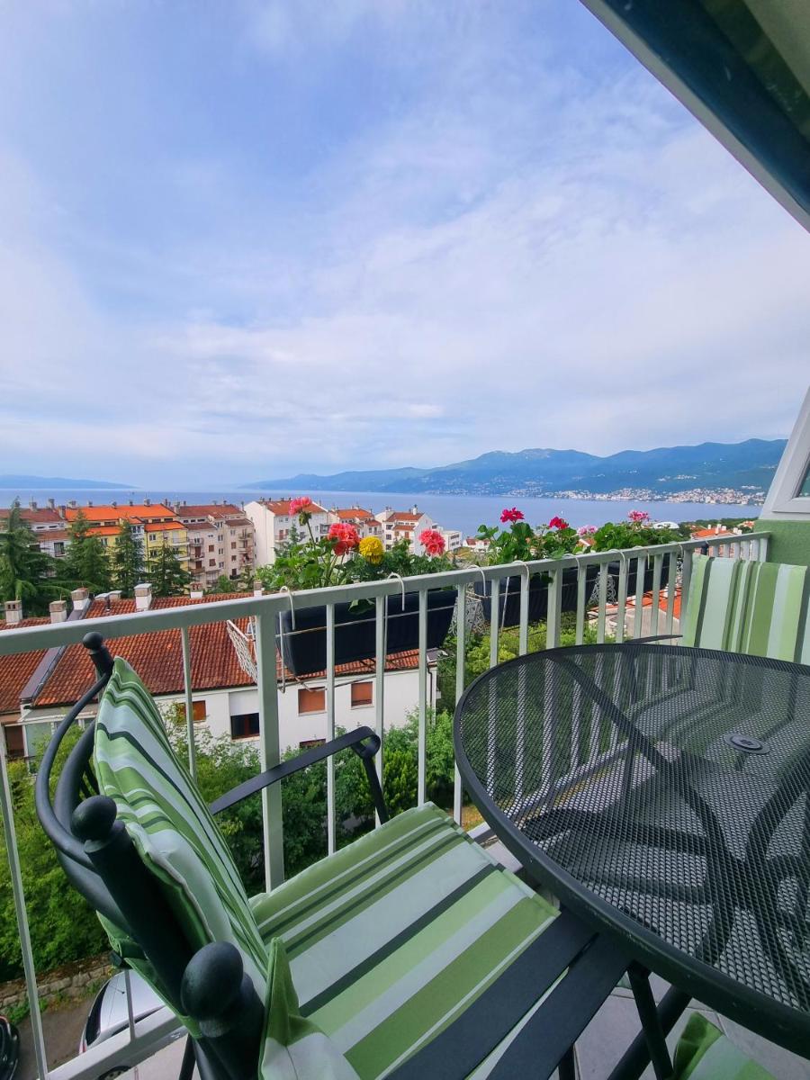 Apartment Rijeka with sea view - Housity