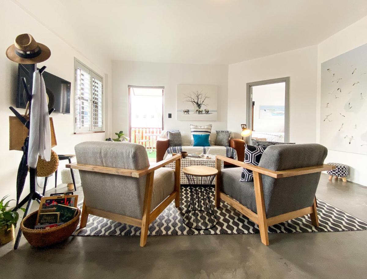 Suitetrails - Stay On Main Plett - Contemporary 2-Bedroom Apartment