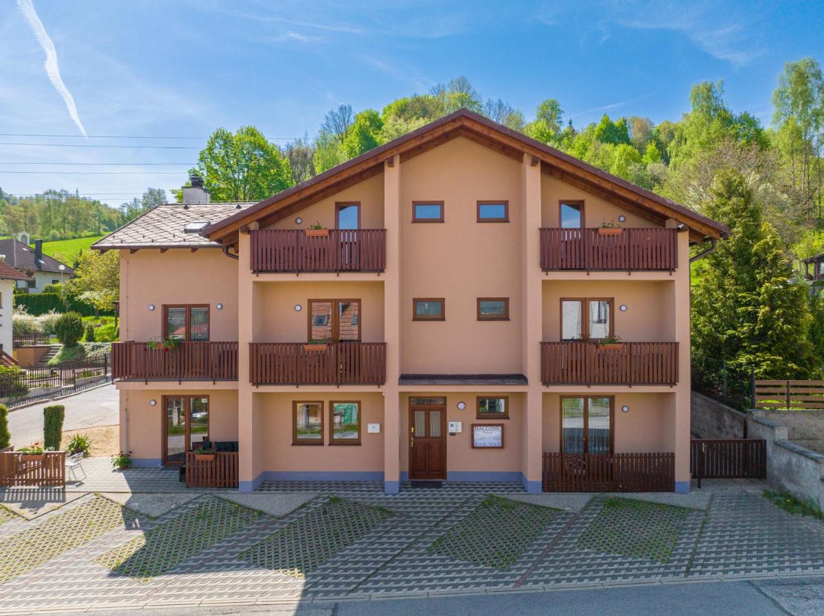 Penzion Balcony - Housity