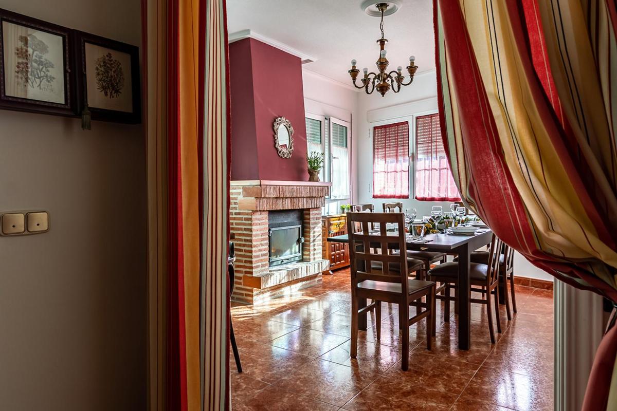 Casa rural y apartamento Entreacebedas I alojamientos con jardín PRIVADO, barbacoa y chimeneas - Housity
