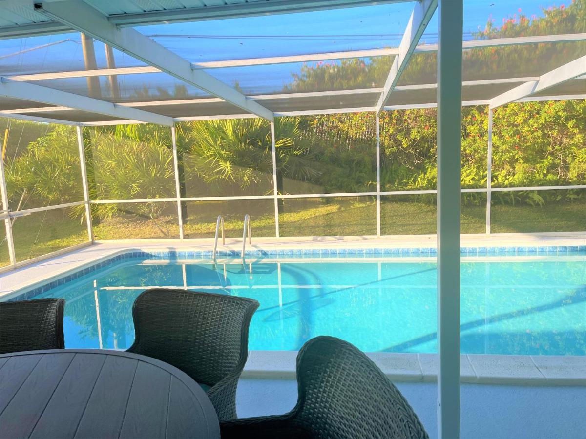 Beautiful Modern Home in Jensen Beach with Heated Pool Near Downtown and Beaches - Housity
