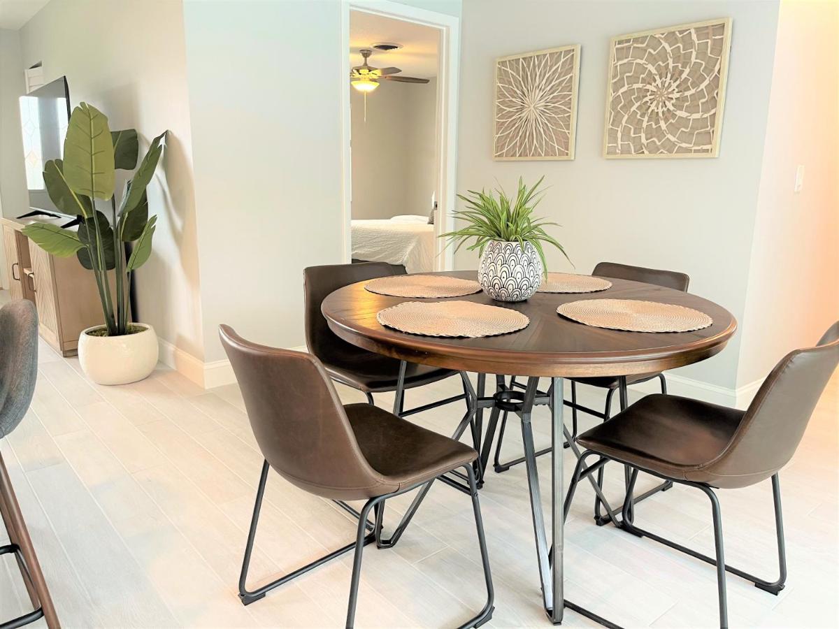 Beautiful Modern Home in Jensen Beach with Heated Pool Near Downtown and Beaches - Housity
